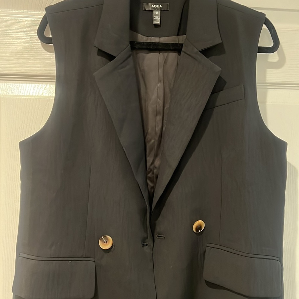Aqua Black Buttoned Vest  NWT Sz M